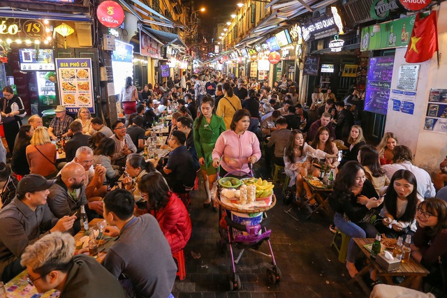 Từ vị trí tăng trưởng lượng khách kỷ lục 2 con số, cao thứ 2 trong khu vực du lịch Việt Nam đã suy giảm mạnh trong những tháng đầu năm 2020. Ảnh: Toàn Vũ